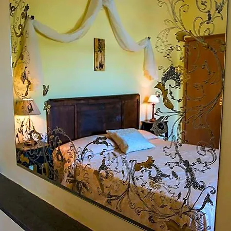 E Villamirella فندق